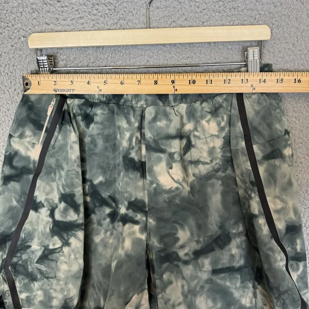 Lululemon Shorts Men's Large Green‎ Surge 6